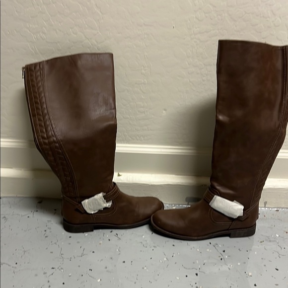 NWT - Brown Knee-High Leather Boots - Picture 1 of 5